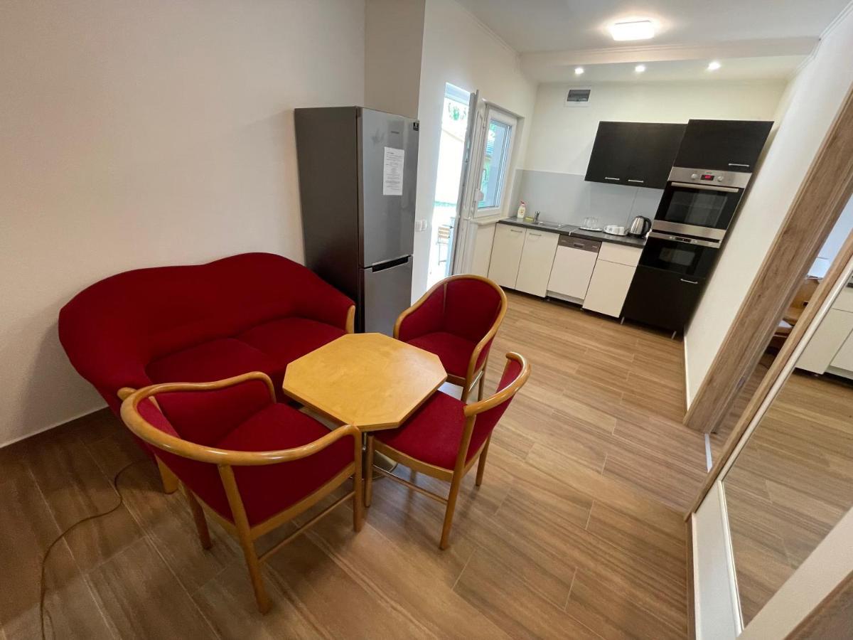 Liget Ueduelopark Fonyod Aparthotel Buitenkant foto