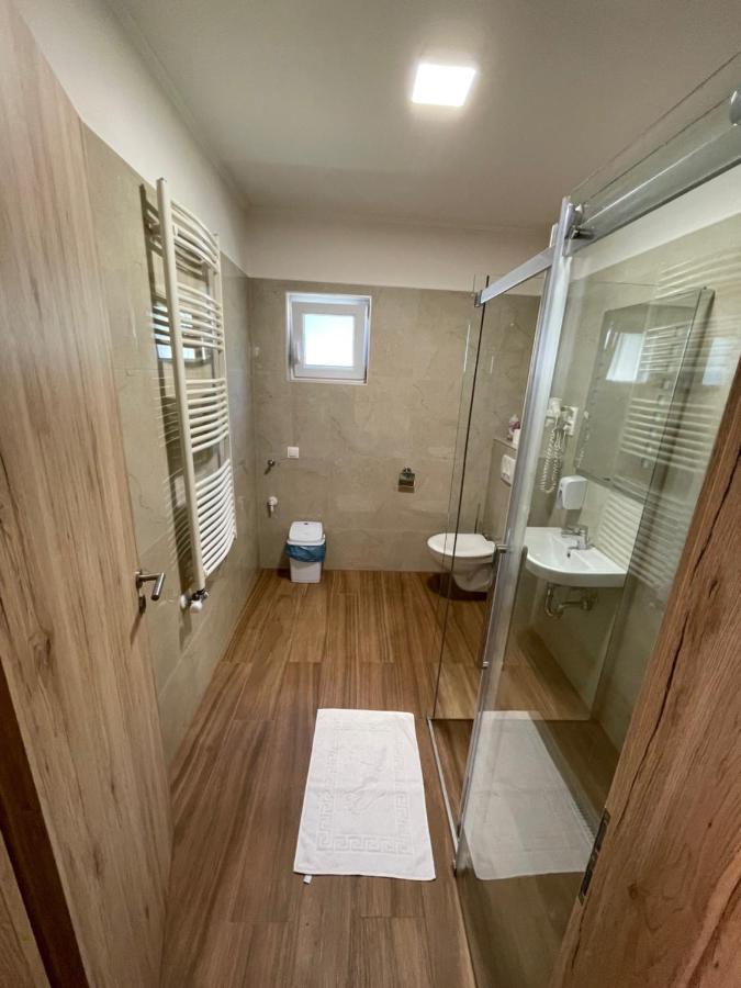 Liget Ueduelopark Fonyod Aparthotel Buitenkant foto
